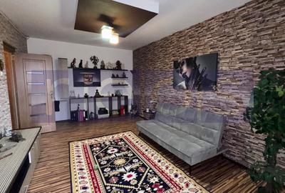 Apartament cu 2 camere decomandat în Titan