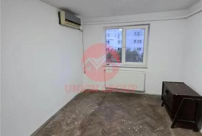 Apartament cu 2 camere semidecomandat în Brotăcei