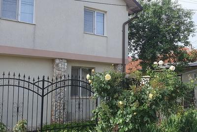 Casă cu 7 camere cu Teren 293 Mp în Central - 2