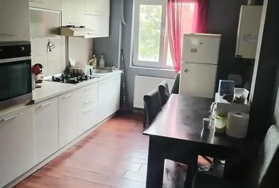 Apartament cu 3 camere decomandat în Cetății - 1