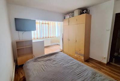 Apartament cu 2 camere decomandat, mobilat în Micro 17