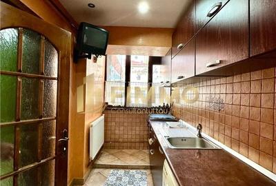 Apartament cu 3 camere decomandat în George Enescu