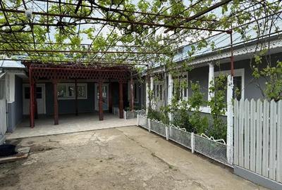 Casă cu Teren 922 Mp în Central