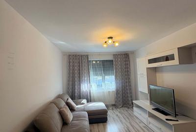 Apartament cu 2 camere decomandat în Tractorul