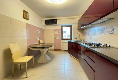 Apartament cu 3 camere decomandat, mobilat în Podu Roș - 2