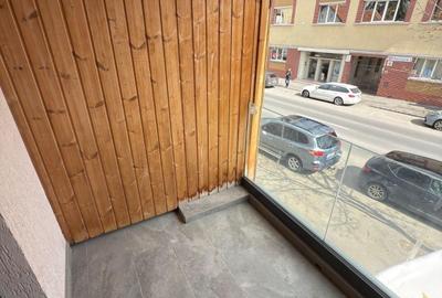 Apartament cu 2 camere decomandat în Exterior Vest
