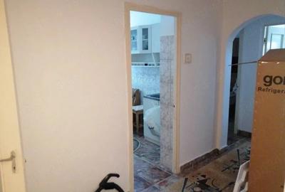 Apartament cu 2 camere decomandat în Micro 20