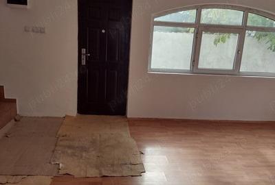 Casă cu 5 camere în Buturugeni