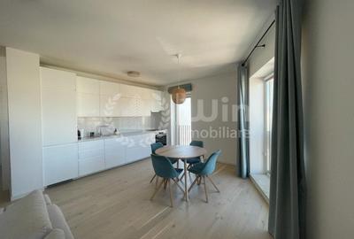 Apartament cu 2 camere semidecomandat, mobilat în Mărăști