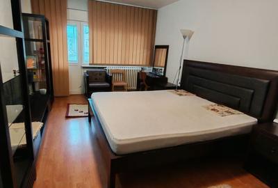 Garsonieră decomandată în 13 Septembrie - 2