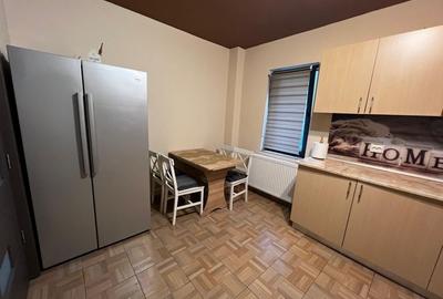 Apartament cu 3 camere decomandat în Florești