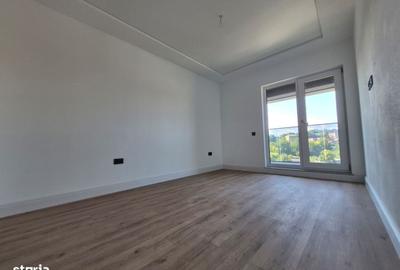Apartament cu 3 camere decomandat în Tătărași