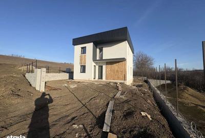 Casă cu 5 camere cu Teren 470 Mp în Popricani - 4