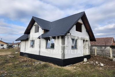Casă cu 4 camere în Galtiu - 5
