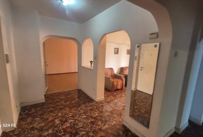 Apartament cu 3 camere decomandat în 1 Mai - 1