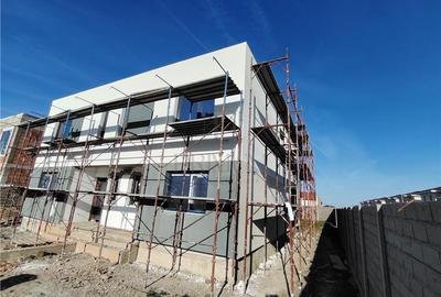Duplex cu 4 camere cu Canalizare în Moșnița Nouă - 2