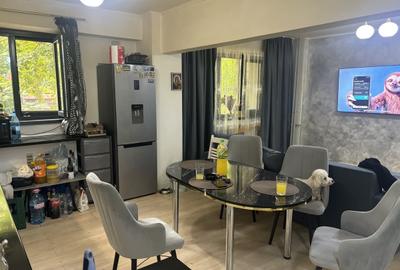 Apartament semidecomandat în Apărătorii Patriei