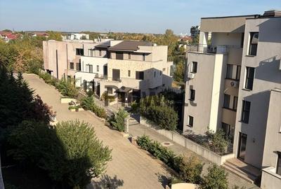 Apartament cu 2 camere semidecomandat, mobilat în Est