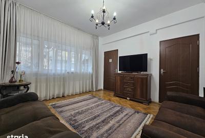 Apartament cu 3 camere semidecomandat în Eminescu