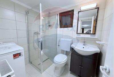 Apartament cu 3 camere decomandat în Hipodrom 1