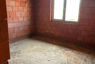 Casă cu 4 camere în Cihei