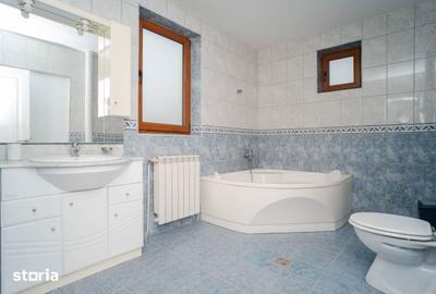 Apartament cu 5 camere în Central - 1