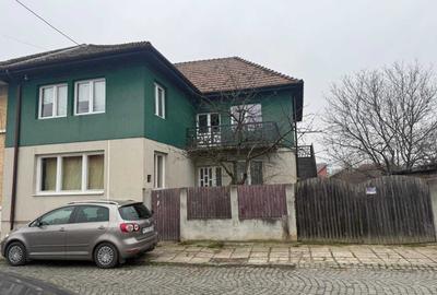 Casă cu 4 camere cu Teren 657 Mp în Central - 5
