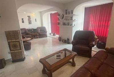Apartament cu 4 camere decomandat în 1 Decembrie 1918 - 2