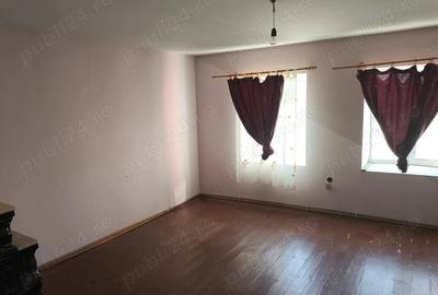 Casă cu 4 camere cu Teren 2158 Mp în Cenad - 4