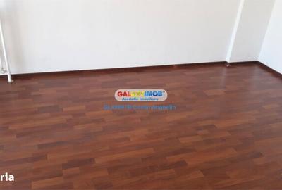 Apartament cu 3 camere decomandat în Centrul Civic - 2