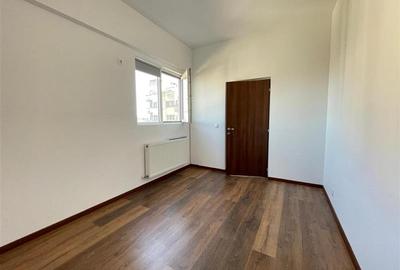 Apartament cu 3 camere semidecomandat în Romană - 9
