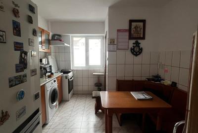 Apartament cu 3 camere decomandat, mobilat în Central - 4