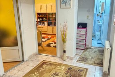 Apartament cu 4 camere decomandat în Central