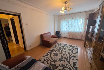 Apartament cu 2 camere decomandat în Republicii