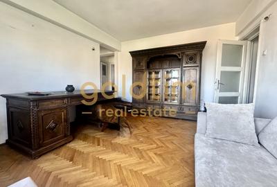 Apartament cu 3 camere semidecomandat în Cișmigiu