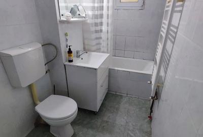 Apartament cu 3 camere decomandat în Lipovei