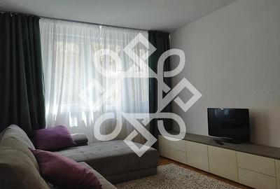 Apartament cu 3 camere semidecomandat în Rogerius
