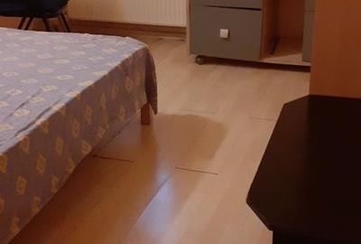 Garsonieră decomandată în Păcii