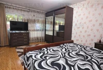 Casă individuală cu 9 camere cu Teren 240 Mp în Bucureștii Noi - 3