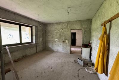Casă cu 11 camere cu Canalizare în Brănești - 5