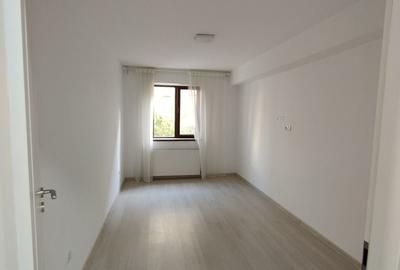 Apartament cu 3 camere decomandat în Fundeni
