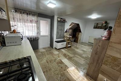 Casă cu 4 camere în Central