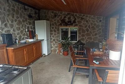Casă cu Teren 1400 Mp în Central - 1