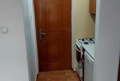 Garsonieră decomandată în Central