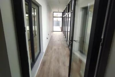 Casă cu 4 camere cu Teren 300 Mp în Central - 1