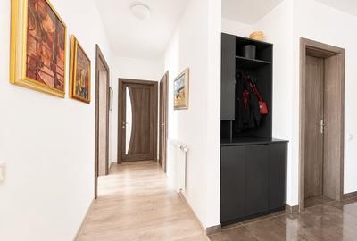 Apartament cu 3 camere semidecomandat, mobilat în Central - 9