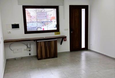 Spațiu comercial, de 30 mp, în Central - 4