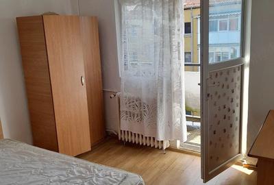 Apartament cu 4 camere decomandat în 1 Mai - 5