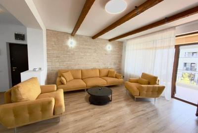 Apartament cu 3 camere decomandat, mobilat în Central