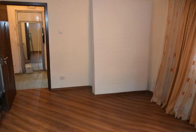 Apartament cu 2 camere semidecomandat în Micro 6 - 8